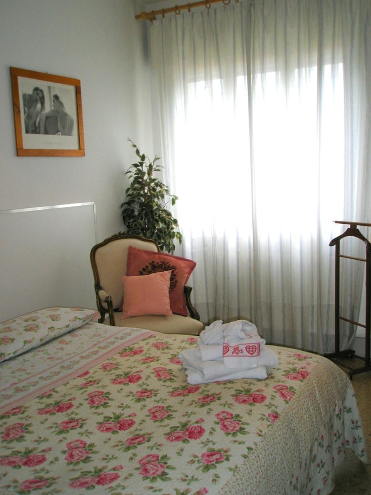 Venice Treviso Airport Bed 13/29