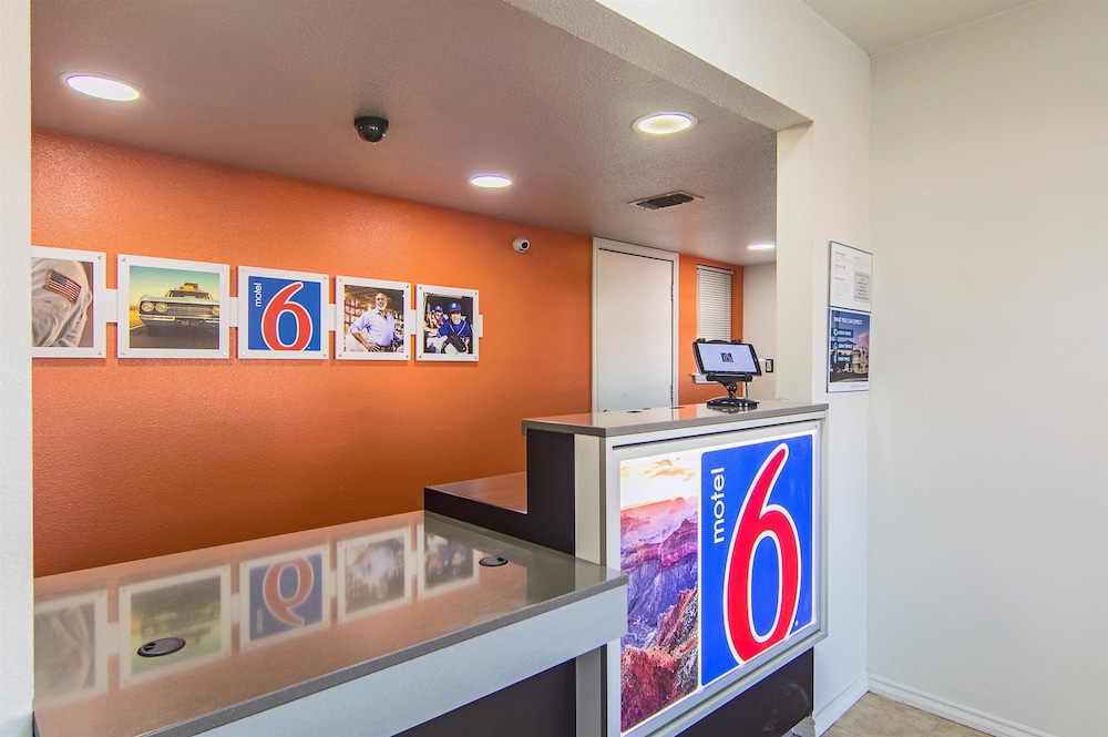Motel6 Paris, TX 6/51