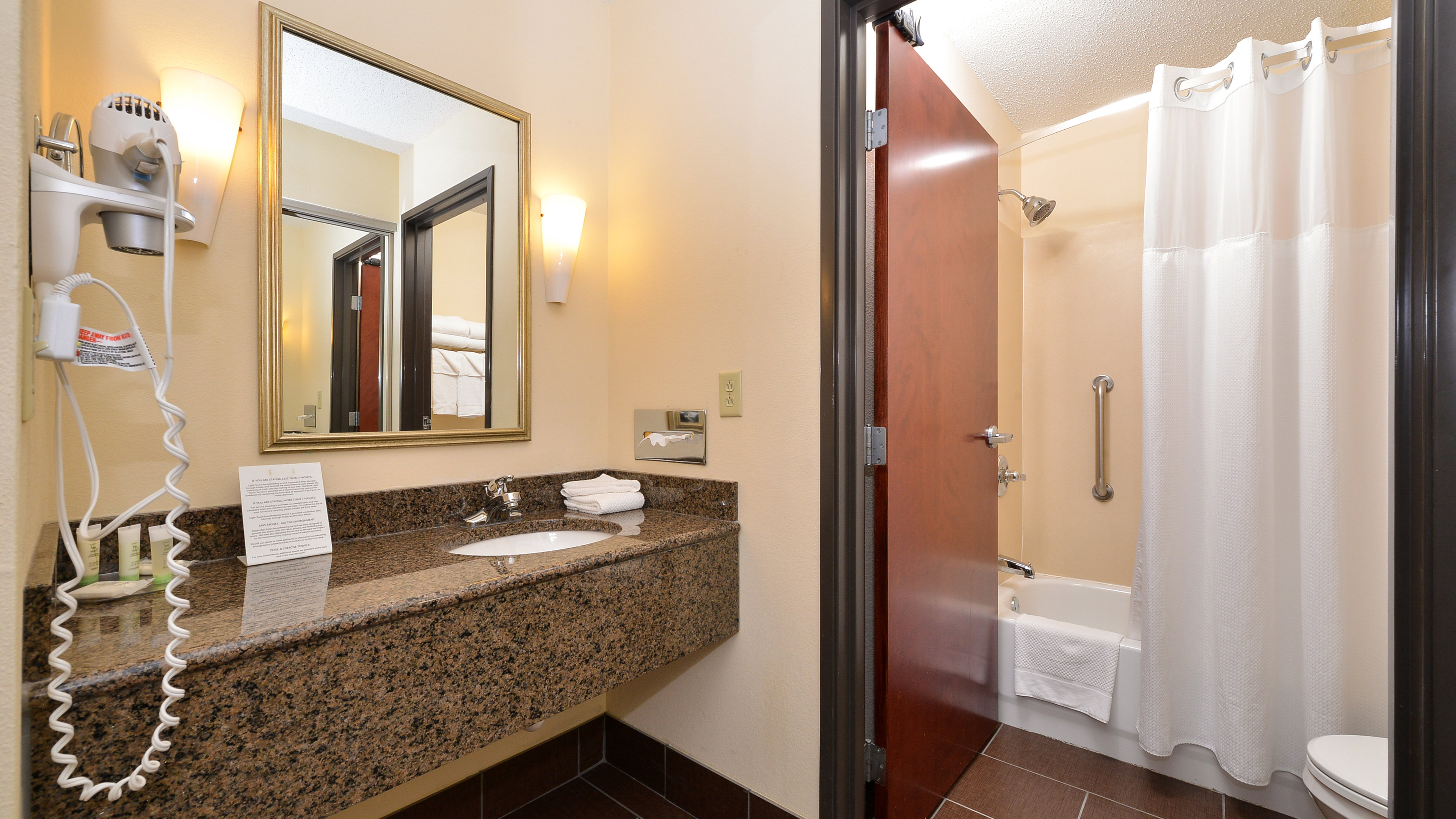 Staybridge Suites West Des Moines 74/76
