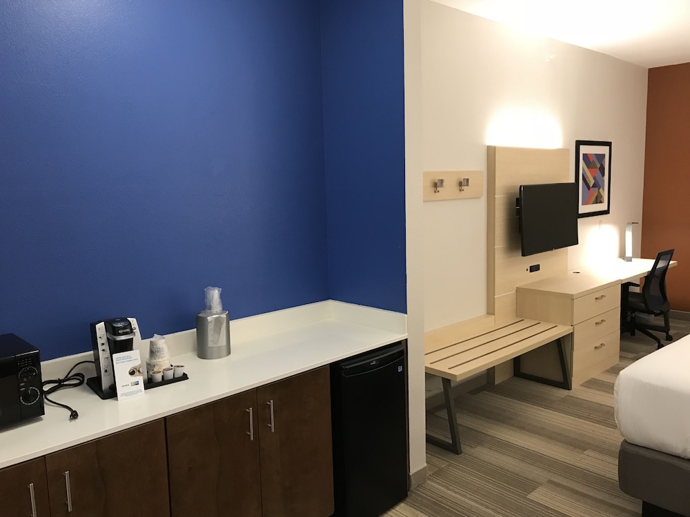 Holiday Inn Express Orlando South Davenport 52/70