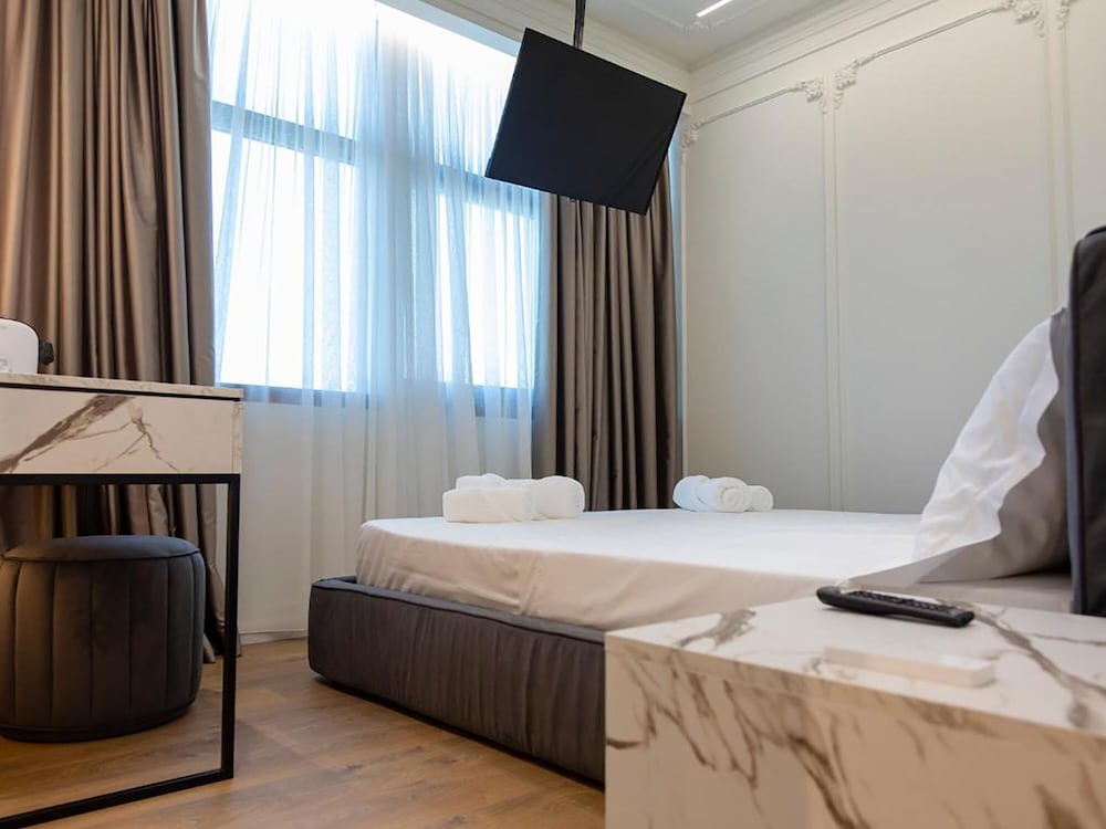 Hotel Adore 44/60