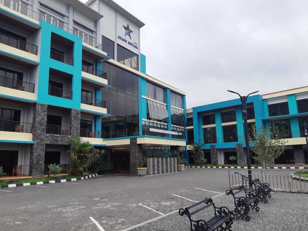 Grand Bintang Tawangmangu 18/20