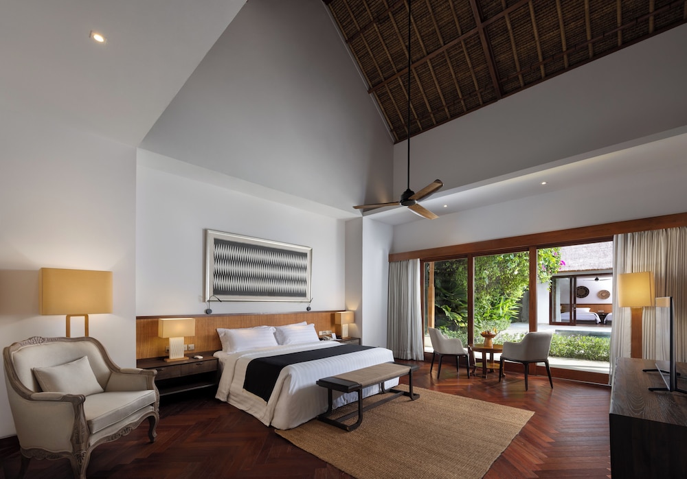 3 BEDROOMS, GRAND, VILLA, PRIVATE POOL