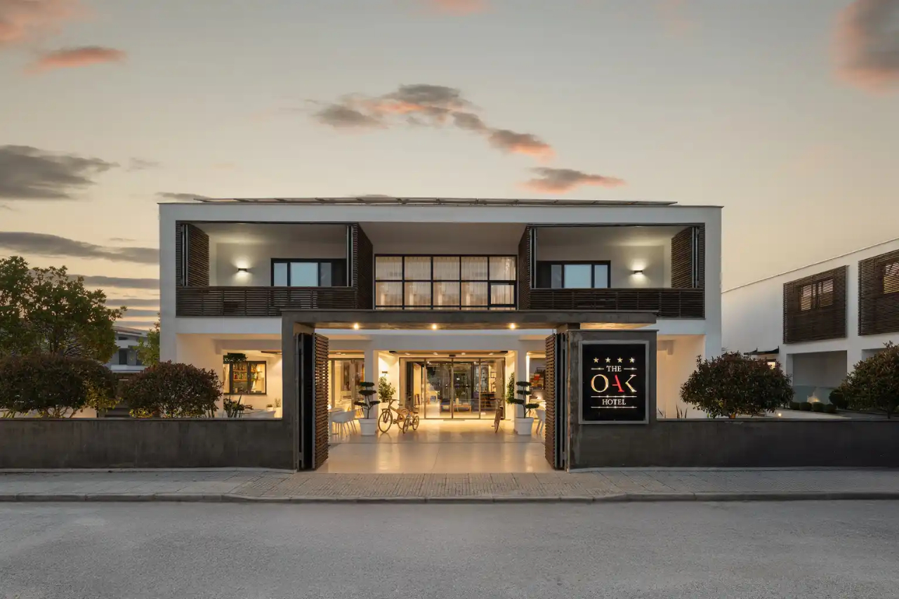 The Oak Hotel 8/101