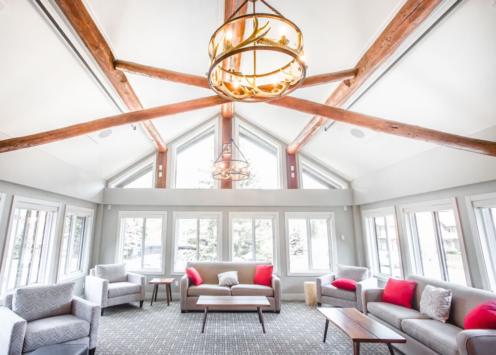 Basecamp Lodge Canmore 46/63
