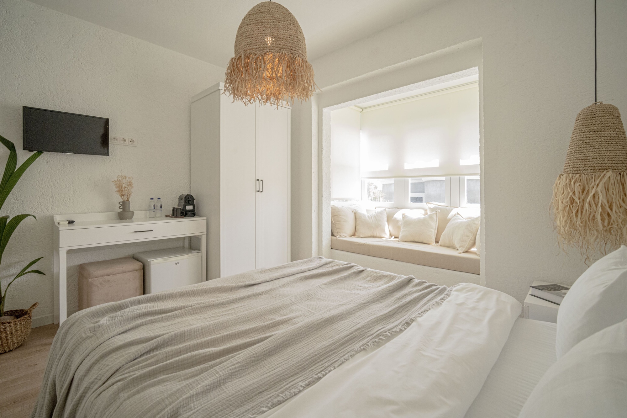 SUPERIOR, DOUBLE BED