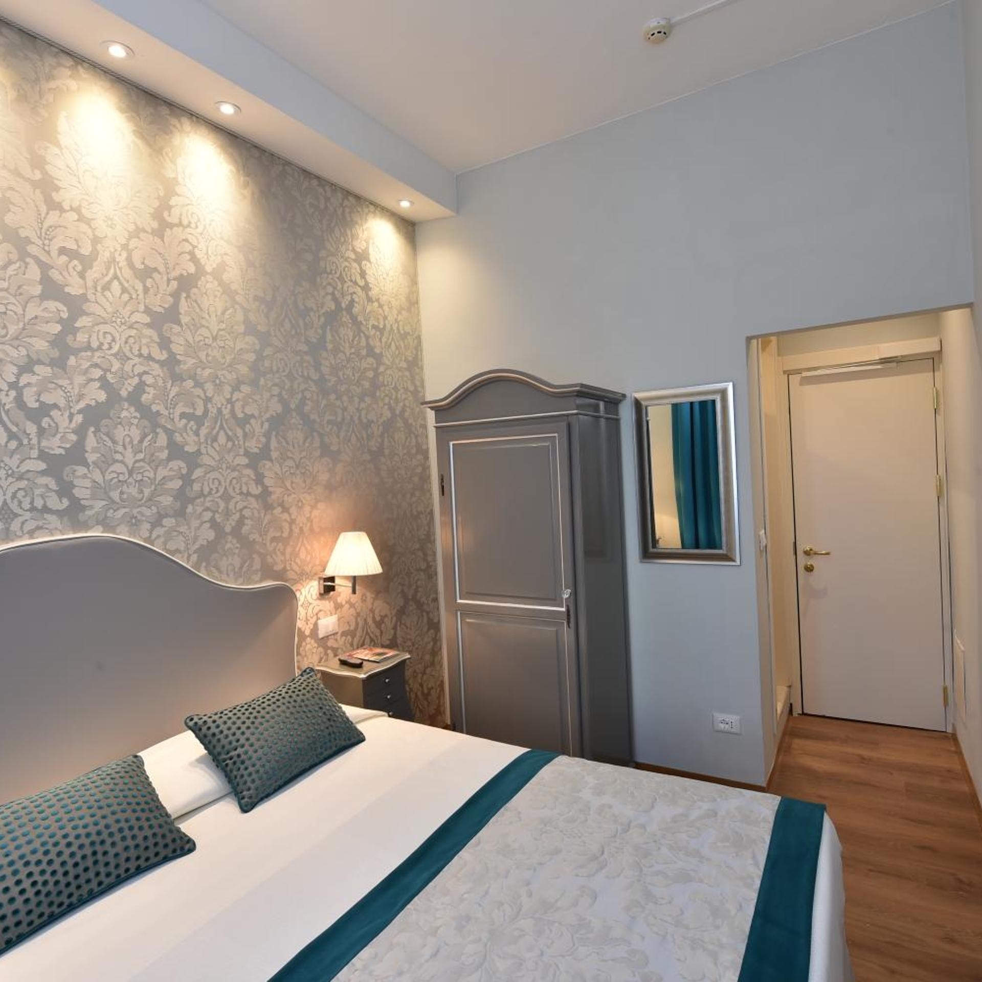 Room, Single