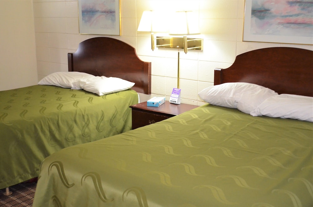 Grand Inn Fargo 27/32