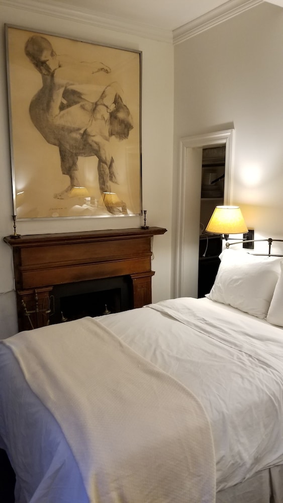 Incentra Village Guest House 12/50