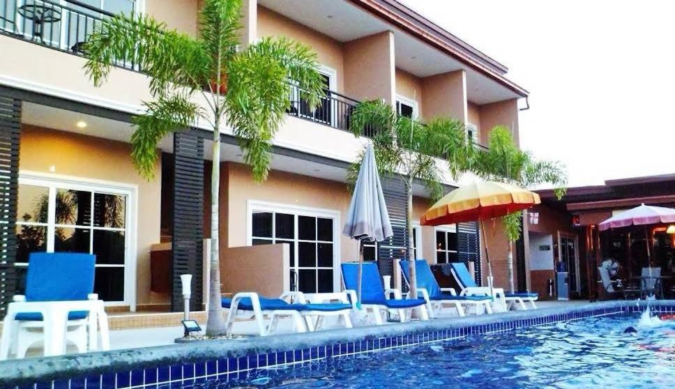 4 Palms Resort 5/45