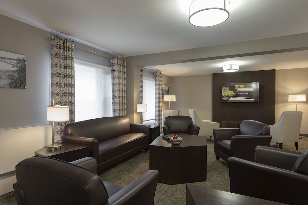 RIT INN & CONFERENCE CENTER 37/56