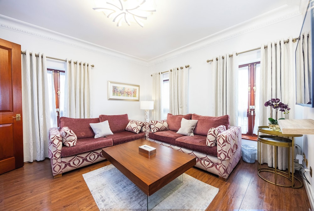 Carlton Court 25/50