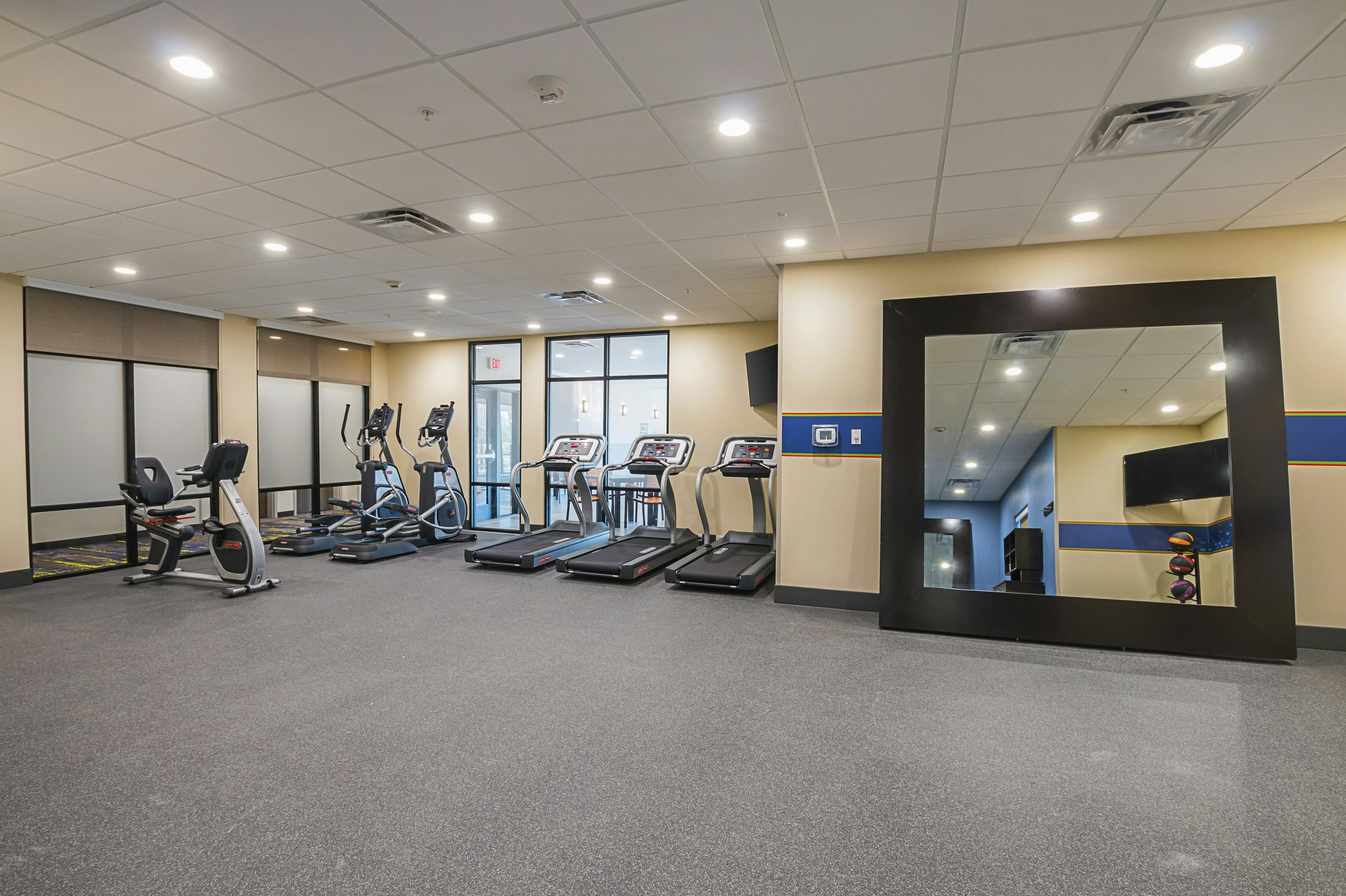 Hampton Inn & Suites Colleyville DFW Airport West 30/50