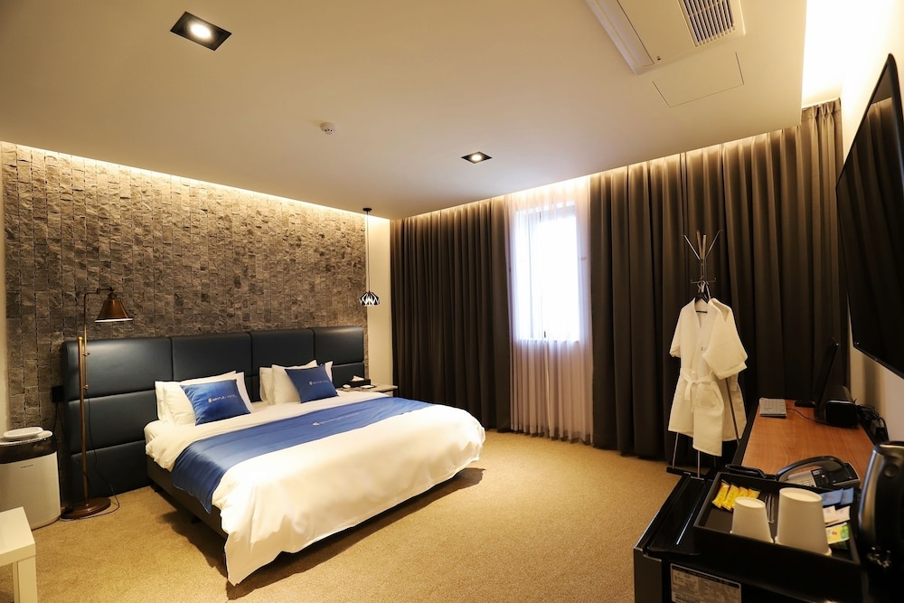 Hotel Bentley 15/57