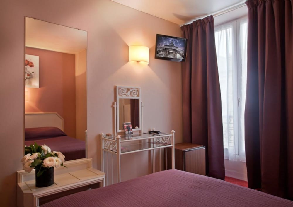 Hotel de l Alma 46/64