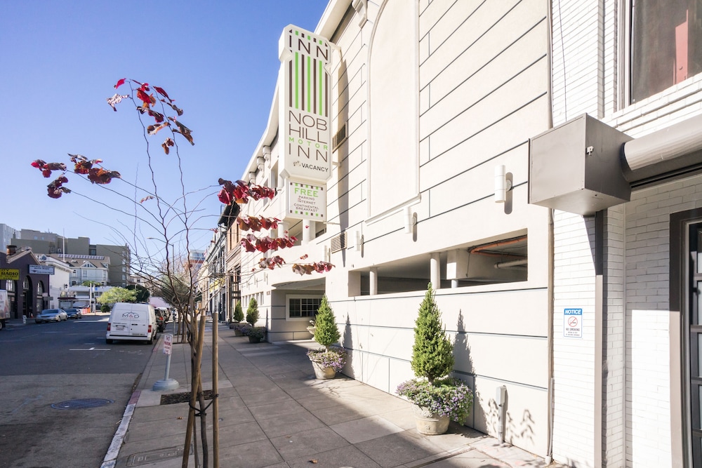 Nob Hill Motor Inn 35/40