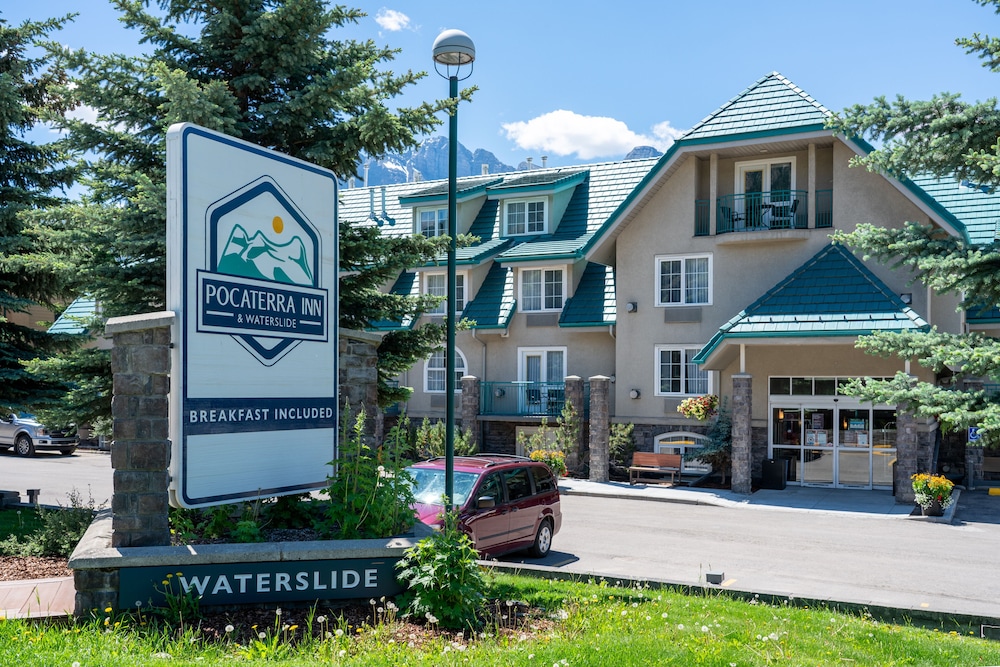 Canmore Pocaterra Inn & Waterslide 9/81