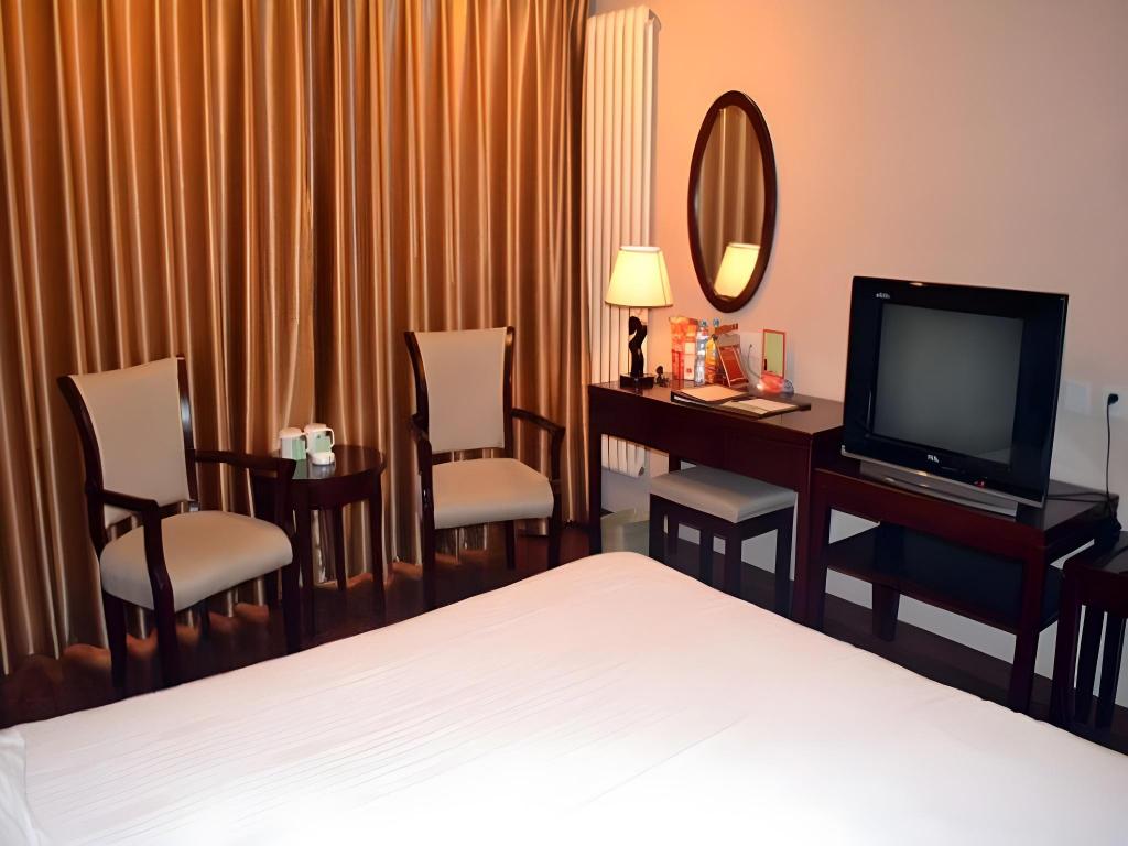 GreenTree Inn Qingdao Jiaozhou Sanlihe Park Express Hotel 36/40
