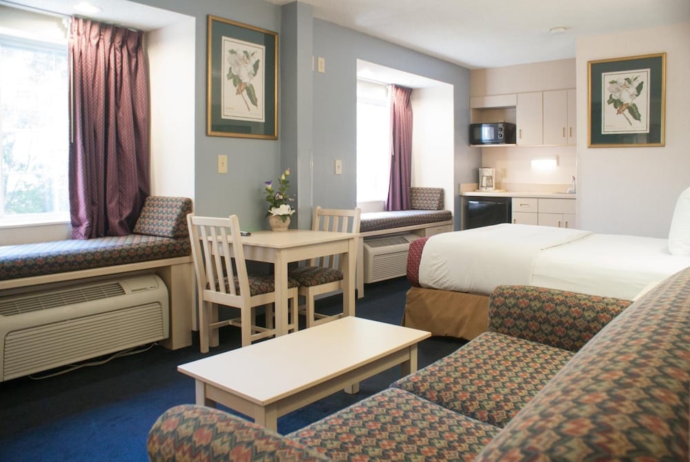 Hometown Inn Suites Jacksonville Butler Blvd Southpoint 19/39