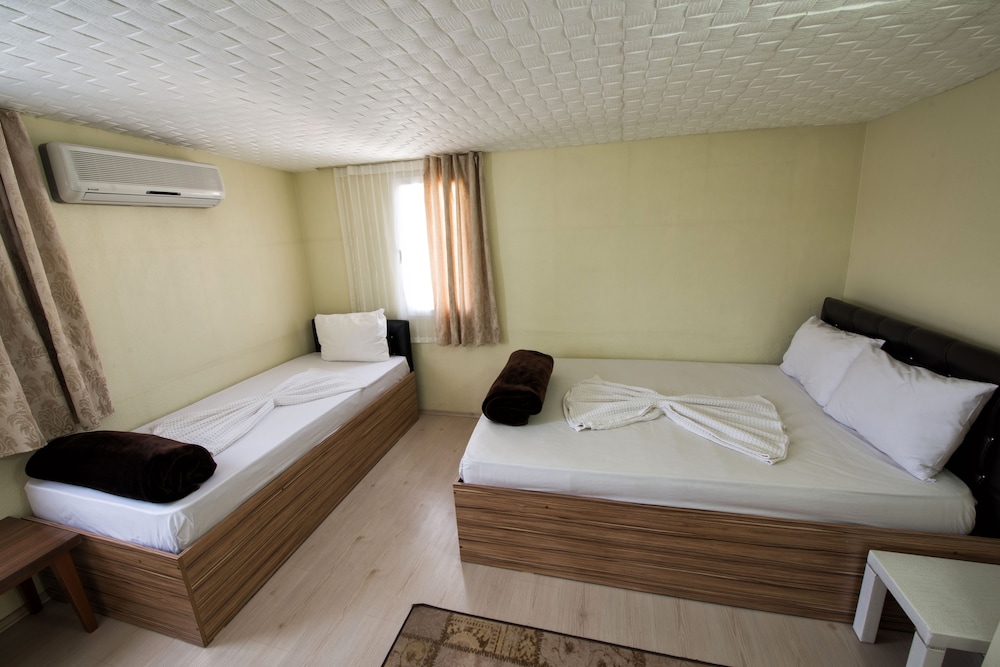 Yellow Rose Pansiyon 4/37
