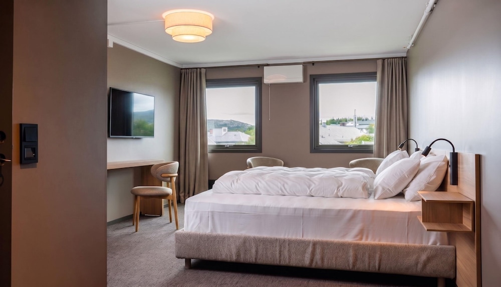 Superior, King Bed