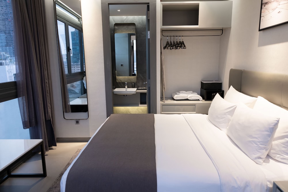 M Hotel Saigon 26/70