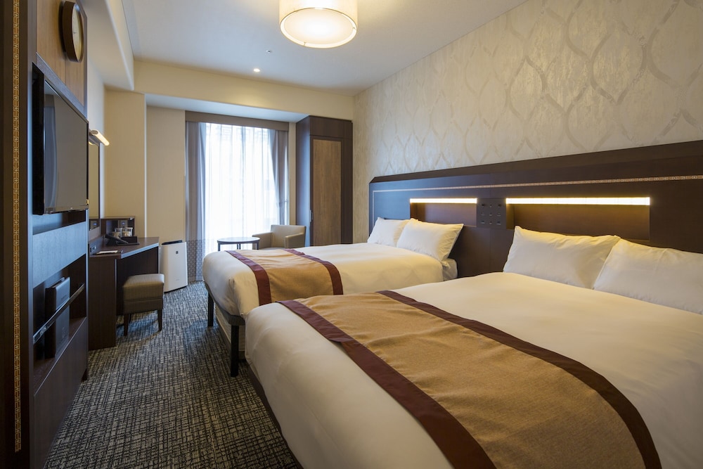 Moderate, Twin Beds, High Floor, Top Floor