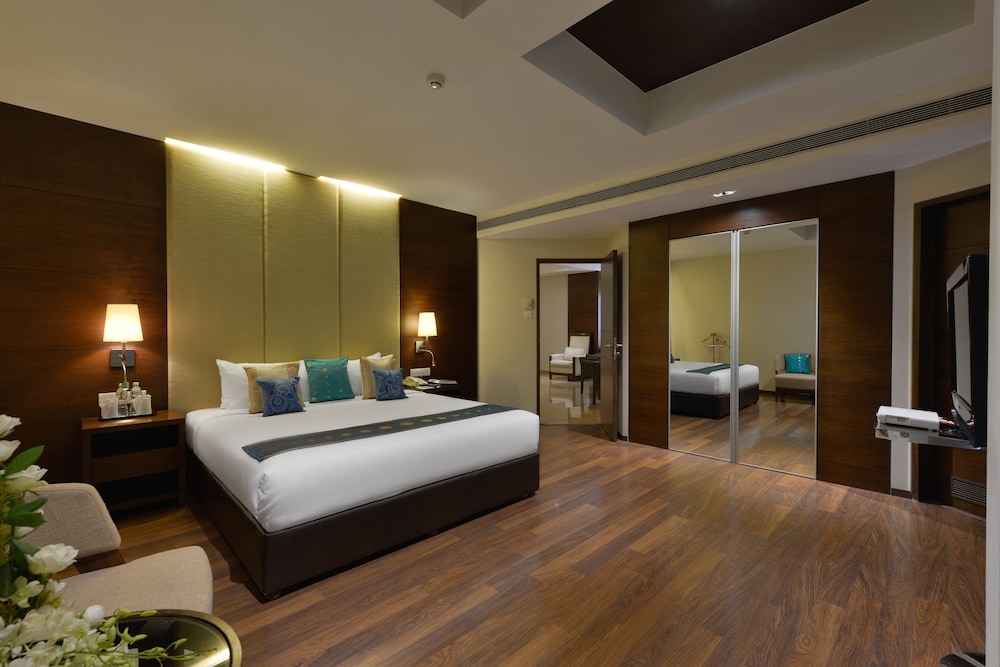 Grand Mercure Vadodara Surya Palace 27/35