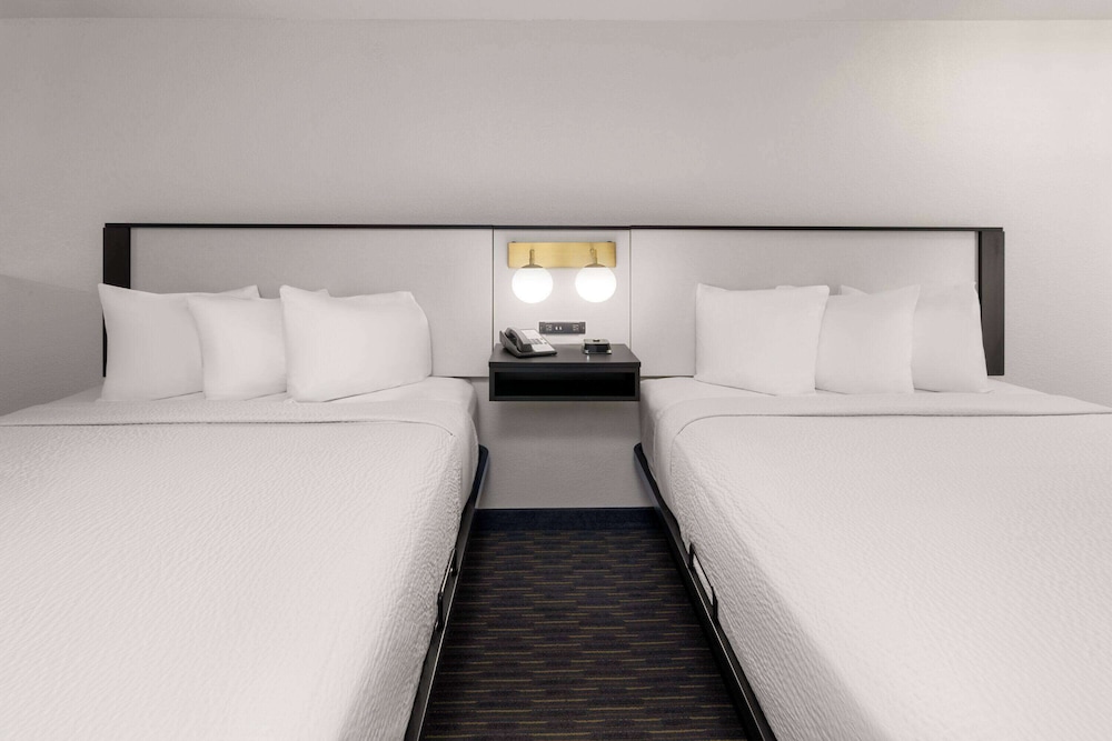 SYLO Hotel Denver Airport, a Ramada by Wyndham 22/57