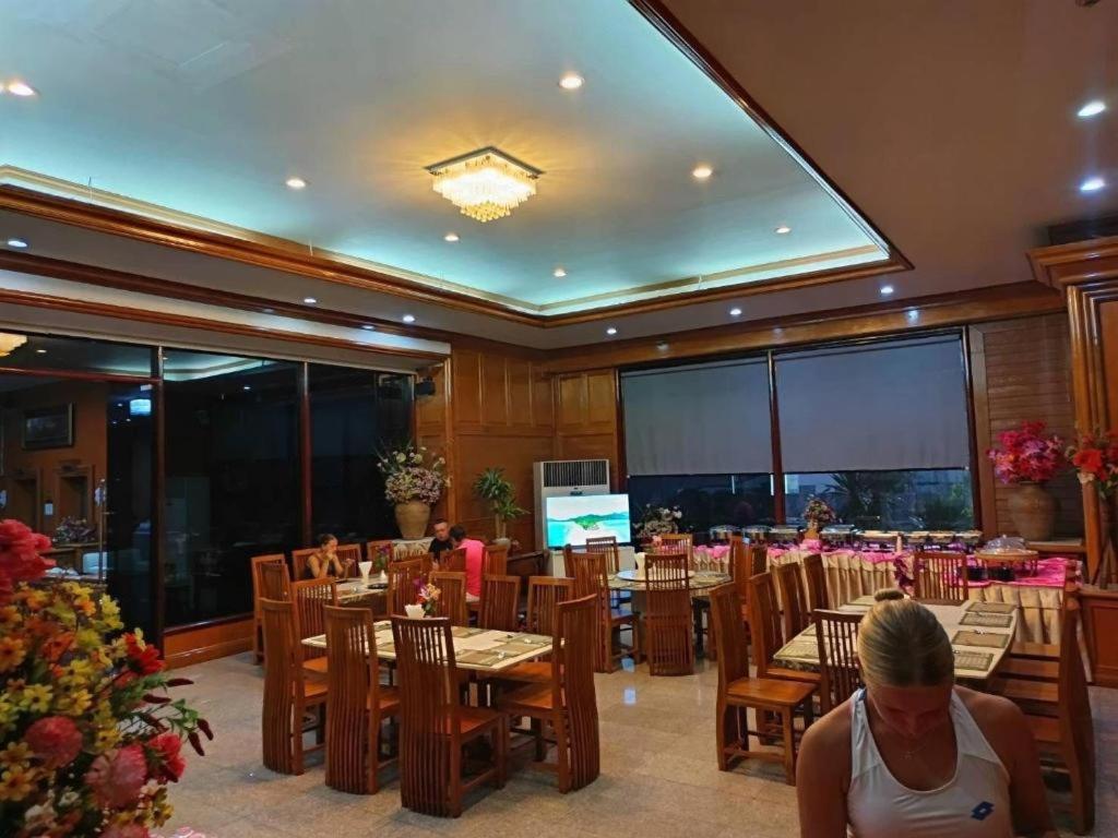 Pathumthani Place Hotel 34/34
