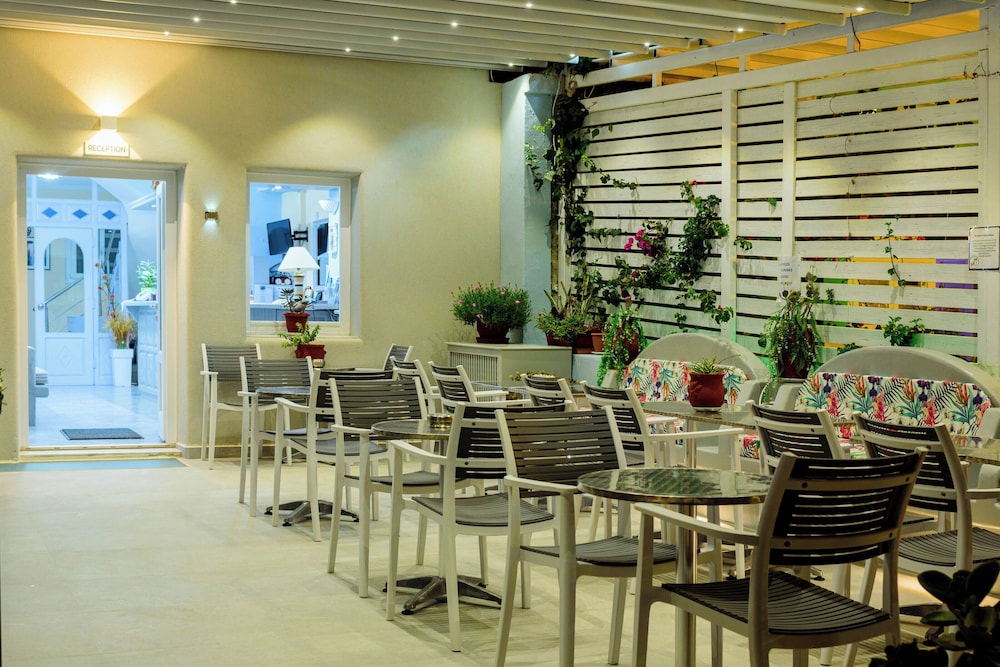 Akis Hotel 36/50