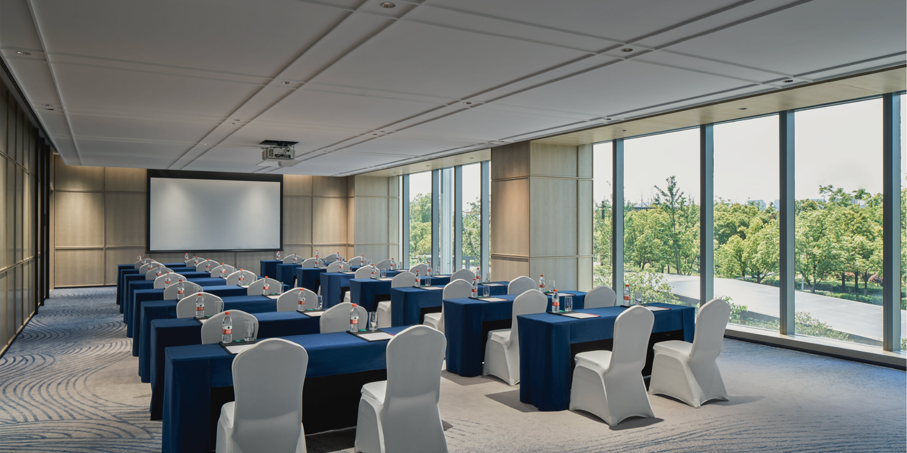Crowne Plaza Hangzhou Riverside by IHG 38/50