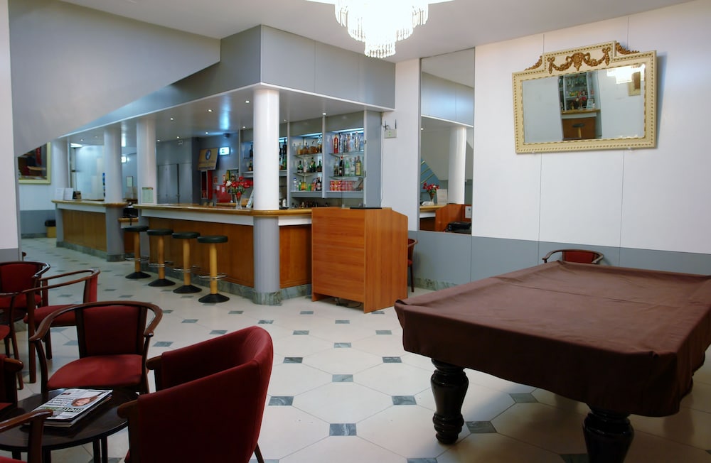 Universal Hotel 39/58