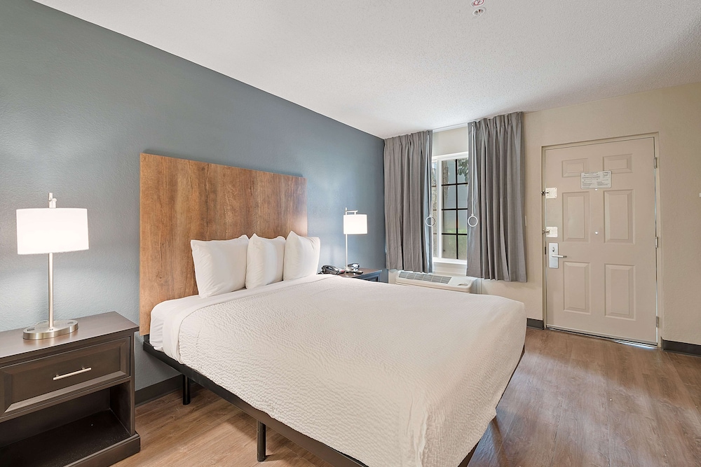 Extended Stay America - Miami - Airport - Blue Lagoon 10/43
