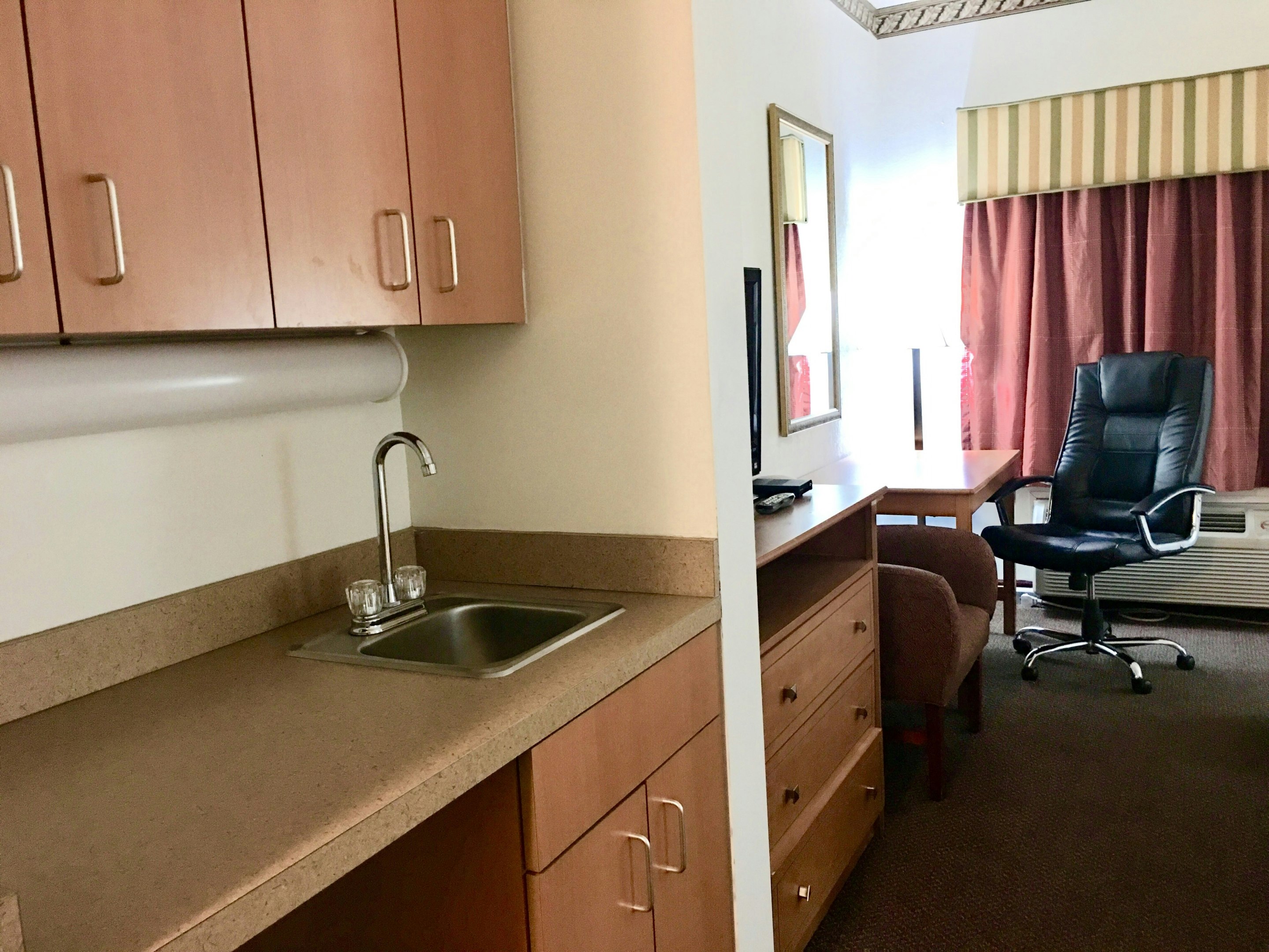 Red Carpet Inn Chambersburg 23/23