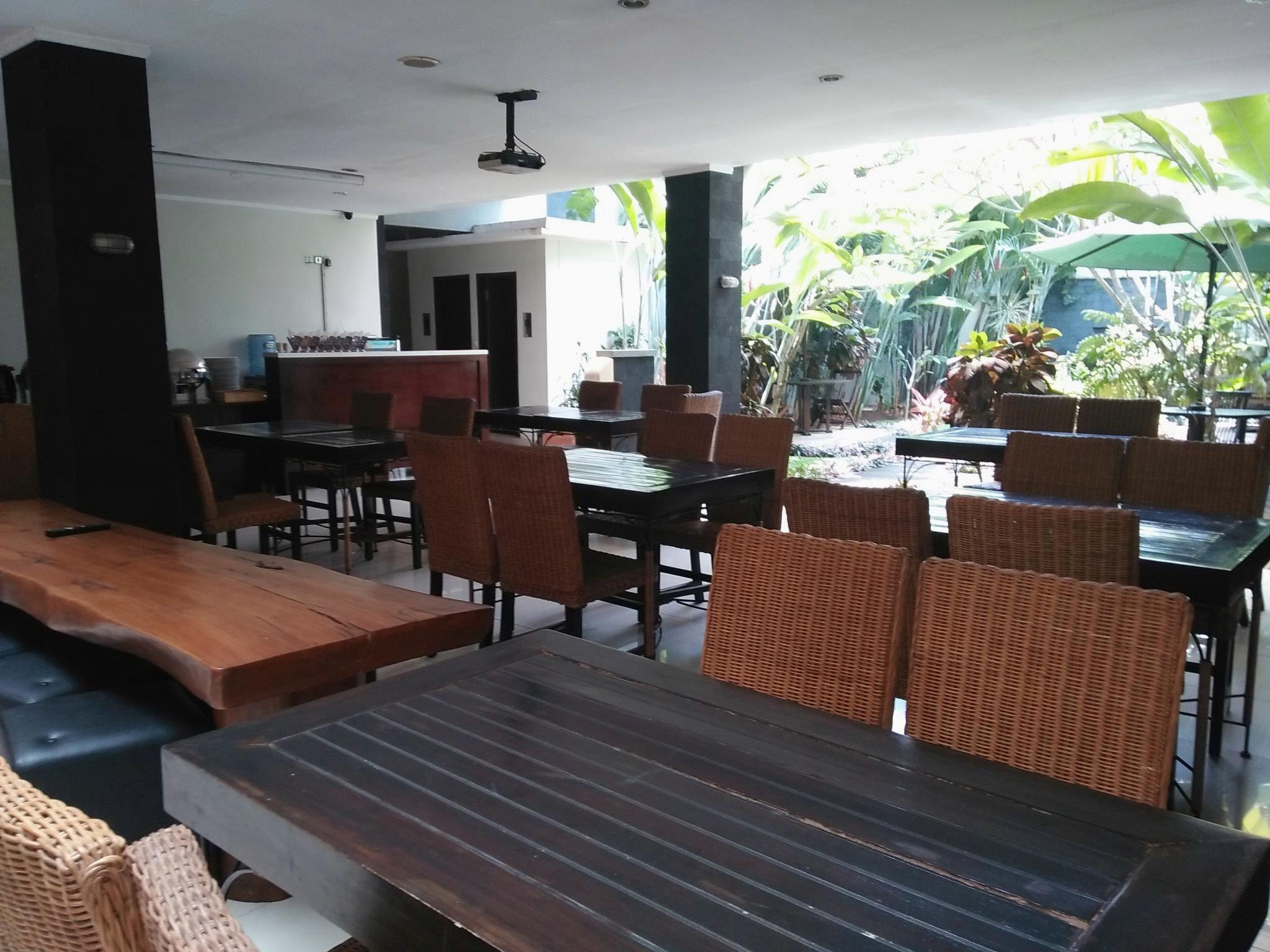 Hotel Emaki Jatinangor 27/31
