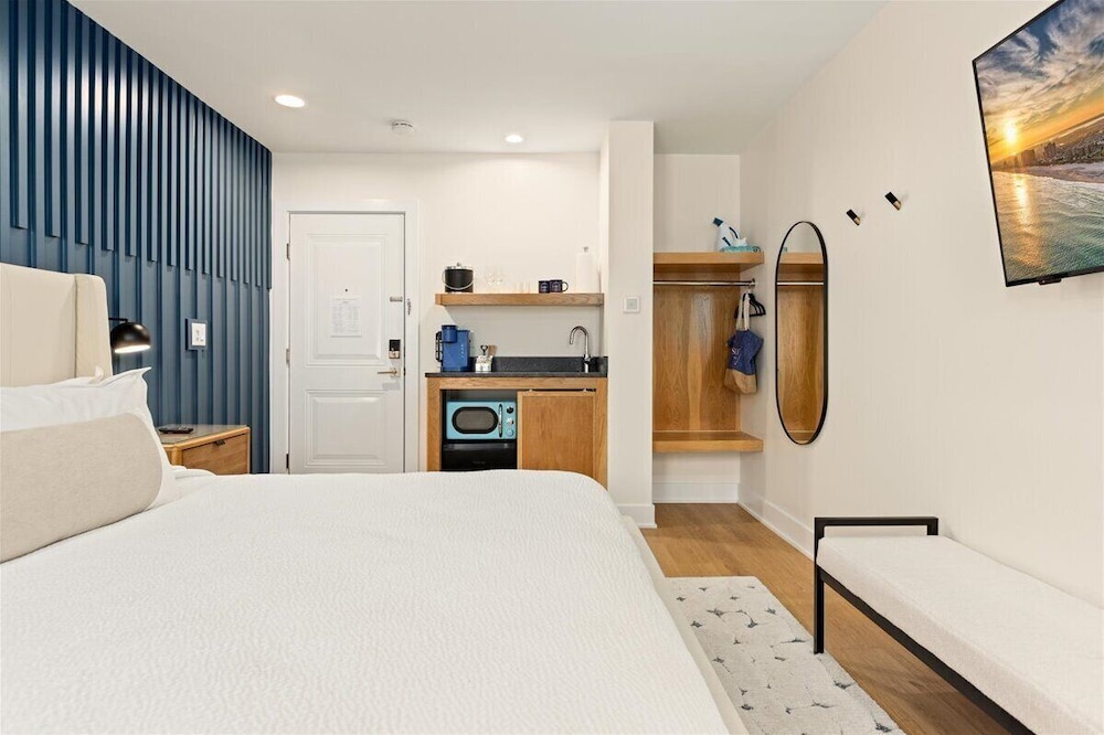 Surrey Beach House 24/50