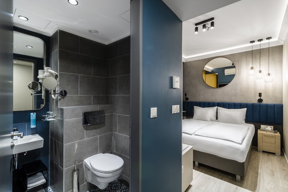 Alta Moda Hotel by Mellow Mood Hotels 53/57