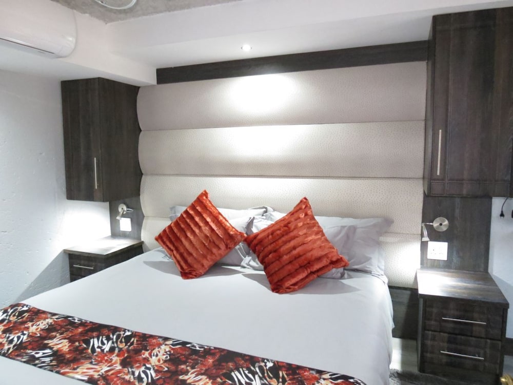 Bushmans Rock Country Lodge 10/50