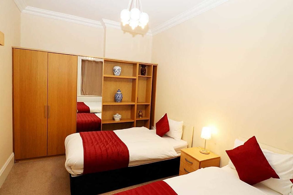 Gatwick Inn 15/53
