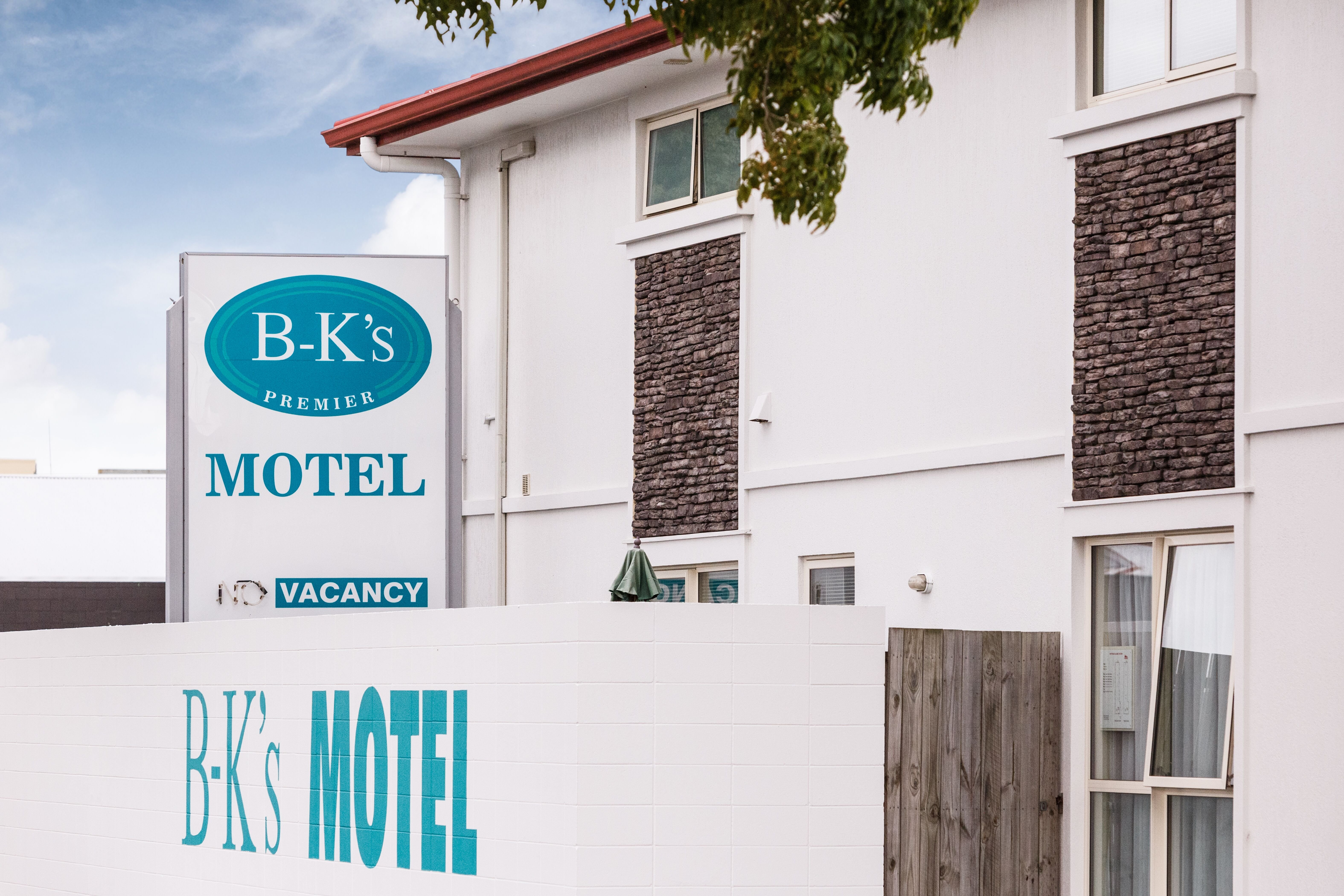 B K S Motor Lodge 1/16
