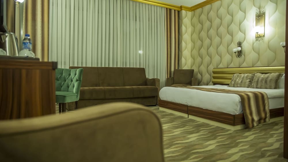 Premium, Studio, Suite, Futon Bed, 1 Double and 1 Single Bed, Valley View