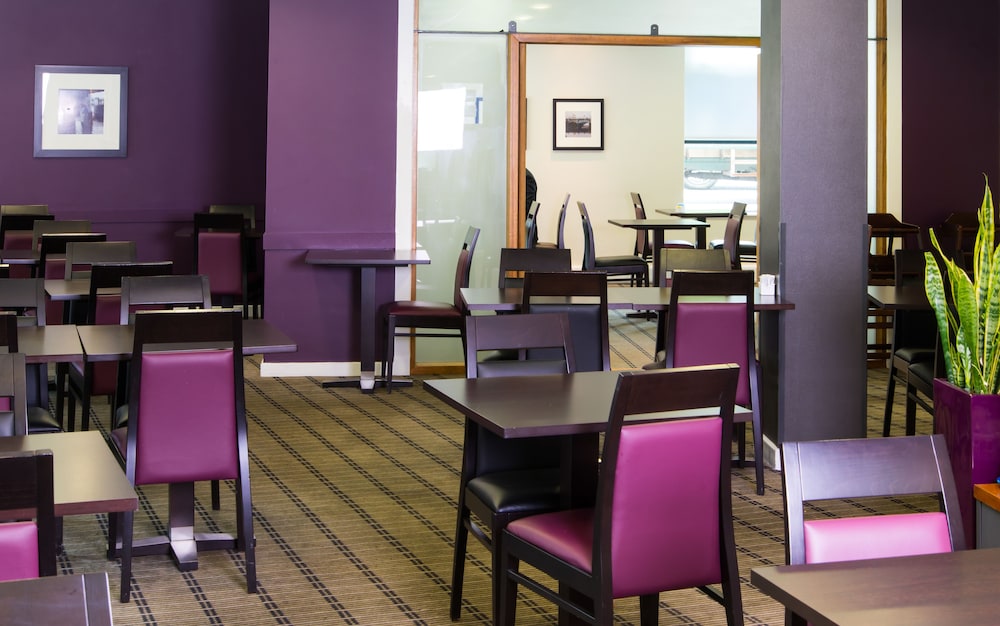Holiday Inn Express Glasgow City Centre Riverside 34/45