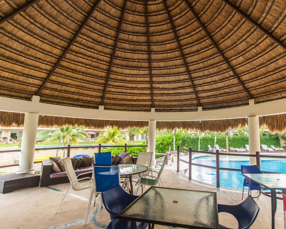Coral Maya Stay Suites 25/50