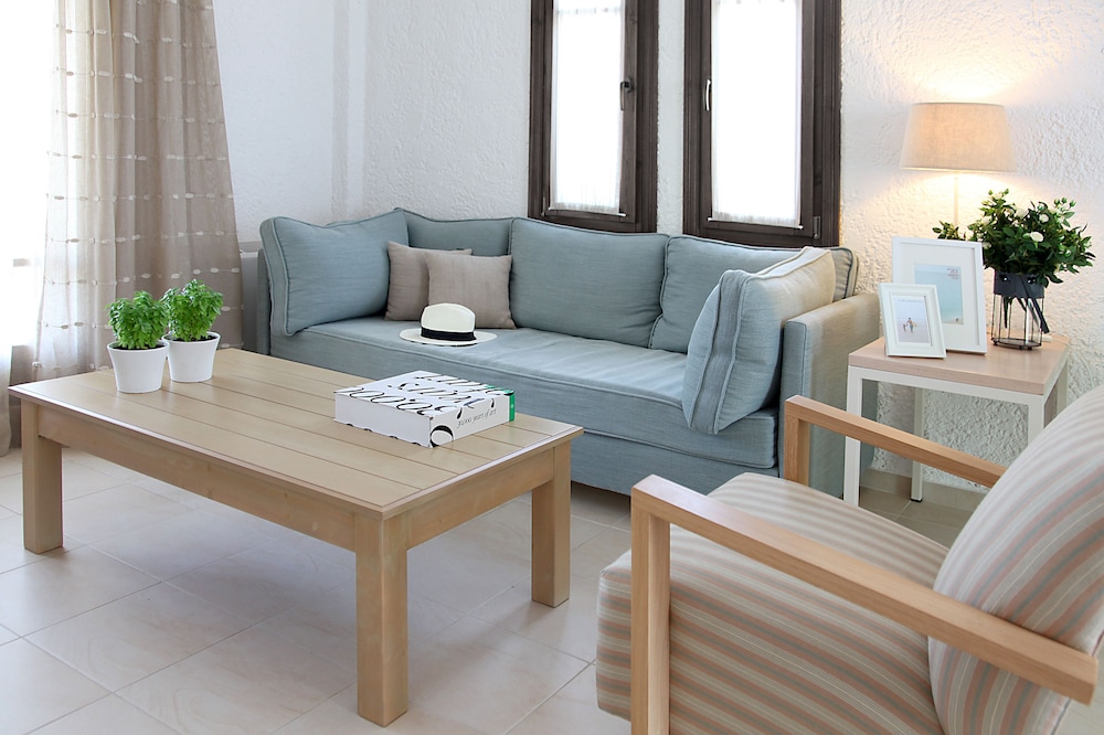 Skopelos Village Hotel Apartments 52/75