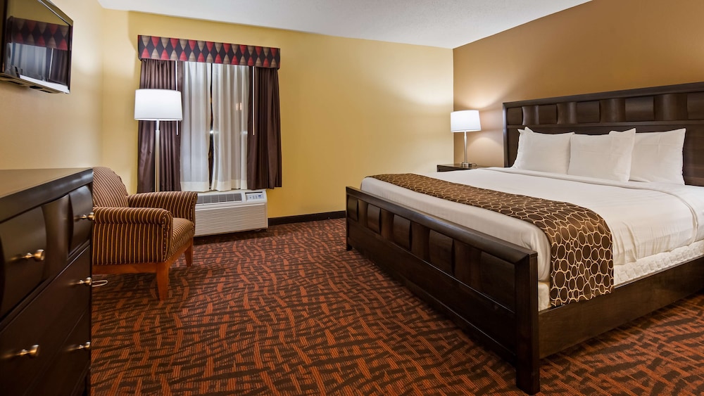 Best Western Louisville East Inn & Suites 12/38