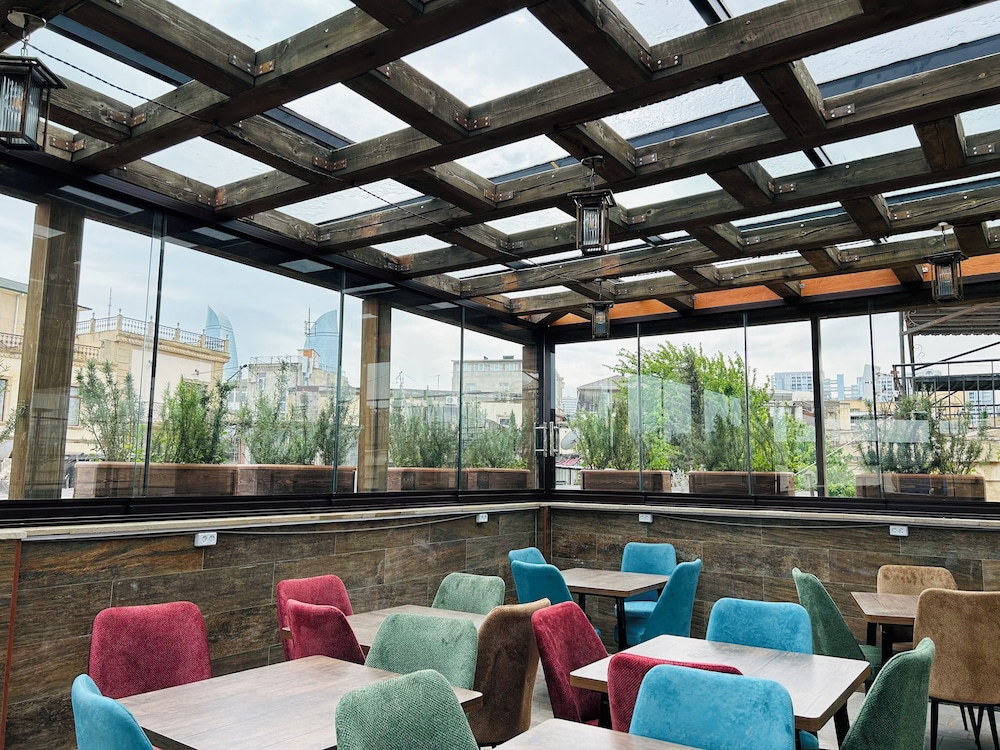Parliament Hotel & Restaurant 53/56