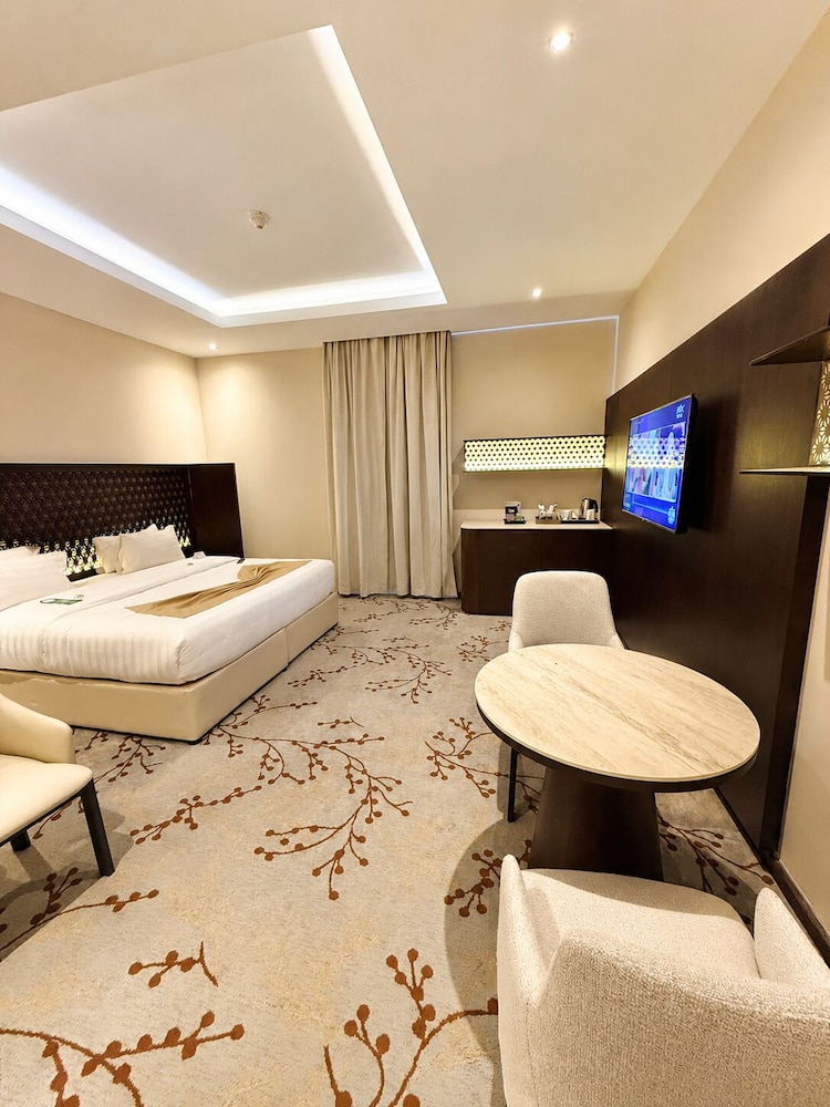 غرفة فاخرة بسرير كينج، Ayan furnished units and Suites 3/4