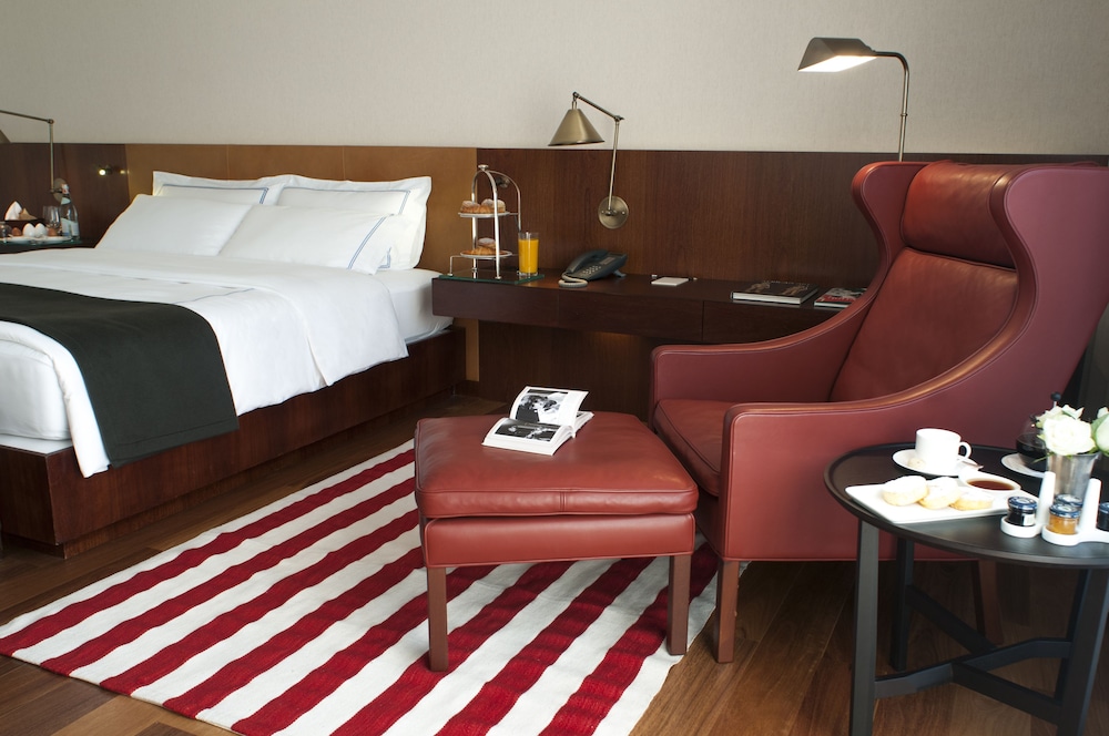 Square Nine Hotel Belgrade 21/81