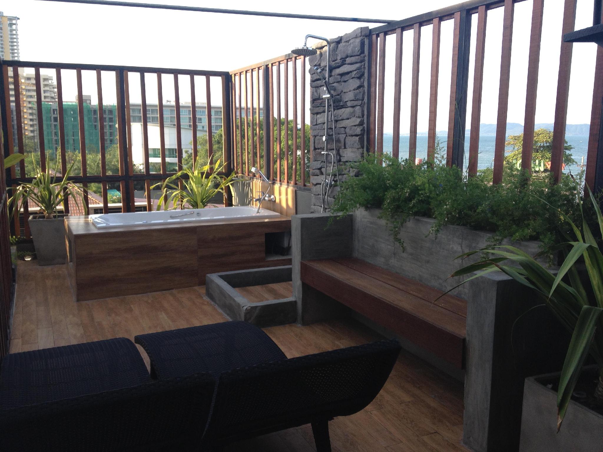 5Ive Beach House Hotel 38/43